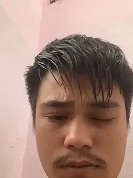 Snapshot of Hullax chatting on 11.02.25 Hullax online show from 11.02.25