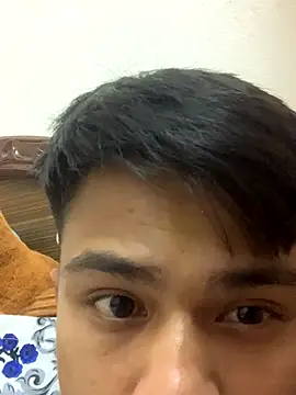 Snapshot of Hullax chatting on 11.03.25 Hullax online show from 11.03.25