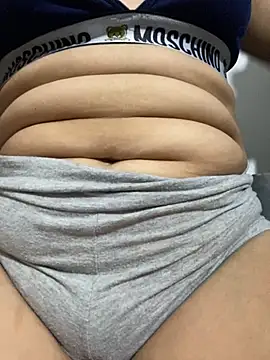 Snapshot of Lucia-Candy chatting on 10.28.25 Lucia-Candy online show from 10.28.25