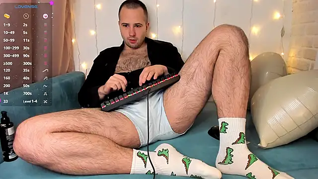 Snapshot of Alexey_Hairy chatting on 02.16.25 Alexey Hairy online show from 02.16.25
