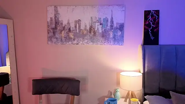 MiaFranklyn online show from 10.04.25