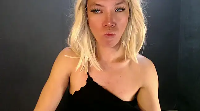 Snapshot of Rhianna_wilson chatting on 01.19.25 Rhianna wilson online show from 01.19.25