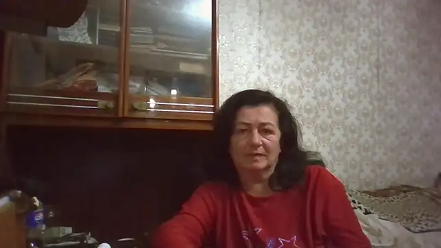 Snapshot of GypsiQueen2 chatting on 11.12.25 GypsiQueen2 online show from 11.12.25