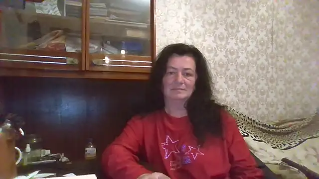 Snapshot of GypsiQueen2 chatting on 11.13.25 GypsiQueen2 online show from 11.13.25