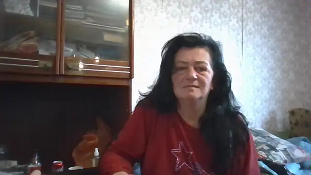 Snapshot of GypsiQueen2 chatting on 11.20.25 GypsiQueen2 online show from 11.20.25