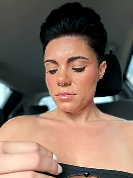 Snapshot of LukeLouHarvey chatting on 11.17.25 LukeLouHarvey online show from 11.17.25