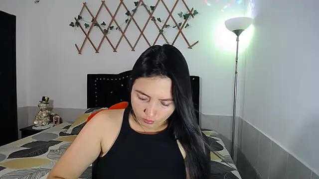 naughty girl 4u online show from 02.18.26