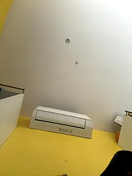 Snapshot of juniiorre chatting on 10.03.25 juniiorre online show from 10.03.25