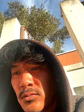 Snapshot of juniiorre chatting on 10.21.25 juniiorre online show from 10.21.25