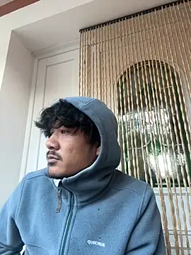 Snapshot of juniiorre chatting on 10.27.25 juniiorre online show from 10.27.25