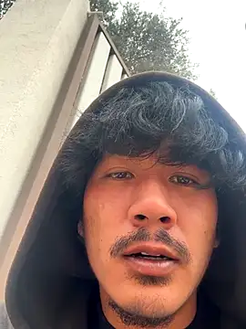 Snapshot of juniiorre chatting on 10.29.25 juniiorre online show from 10.29.25