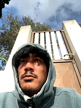 Snapshot of juniiorre chatting on 11.10.25 juniiorre online show from 11.10.25