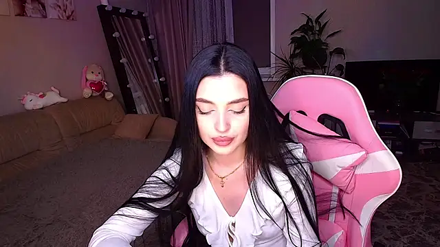   Malika   online show from 11.08.25