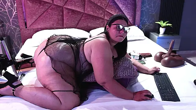 Amanda-Cruz online show from 10.22.25