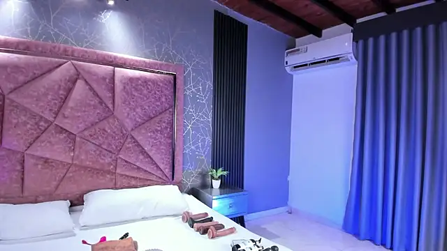 Amanda-Cruz online show from 04.09.26