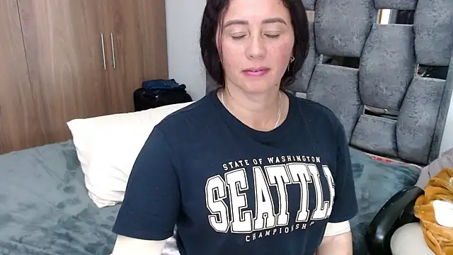 sara hott 1 online show from 12.16.24