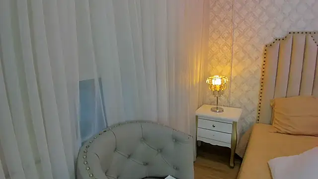 Pia Johnson  online show from 03.16.26