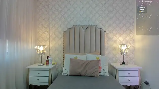 Pia Johnson  online show from 03.23.26