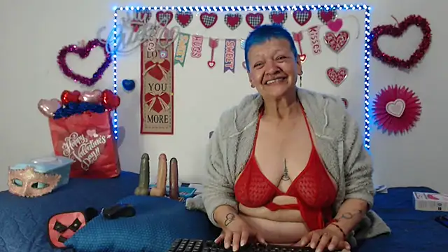 loquitaqueen011 online show from 02.15.25