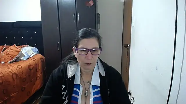 Snapshot of latin49 chatting on 07.24.26 latin49 online show from 07.24.26