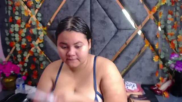 Snapshot of ValenTitis chatting on 12.02.24 ValenTitis online show from 12.02.24