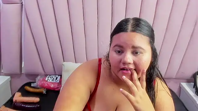 Snapshot of ValenTitis chatting on 12.15.24 ValenTitis online show from 12.15.24