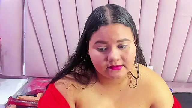 Snapshot of ValenTitis chatting on 12.28.24 ValenTitis online show from 12.28.24