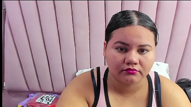 Snapshot of ValenTitis chatting on 03.08.25 ValenTitis online show from 03.08.25