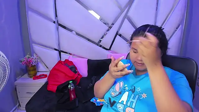 Snapshot of ValenTitis chatting on 10.01.25 ValenTitis online show from 10.01.25