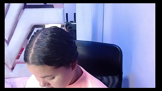 Snapshot of ValenTitis chatting on 11.12.25 ValenTitis online show from 11.12.25