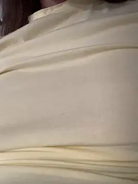 MiaBlossom online show from 10.04.25