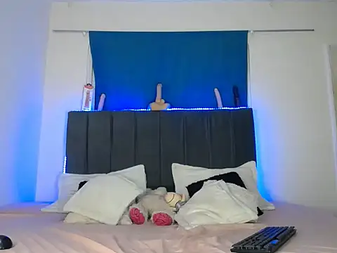 Snapshot of anna_dolls_ chatting on 09.30.25 anna dolls online show from 09.30.25