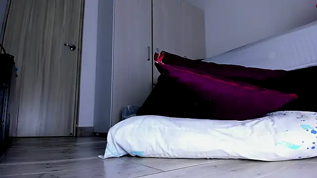 Skarleth69 online show from 10.20.25