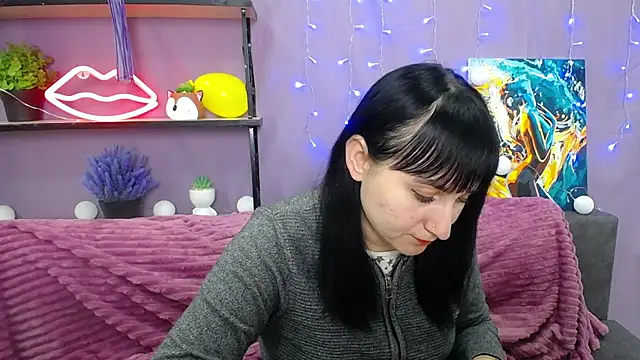 NinaFlawlees online show from 01.30.25