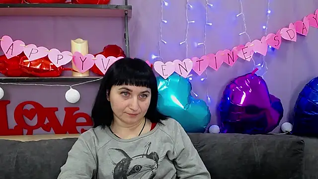 NinaFlawlees online show from 02.12.25