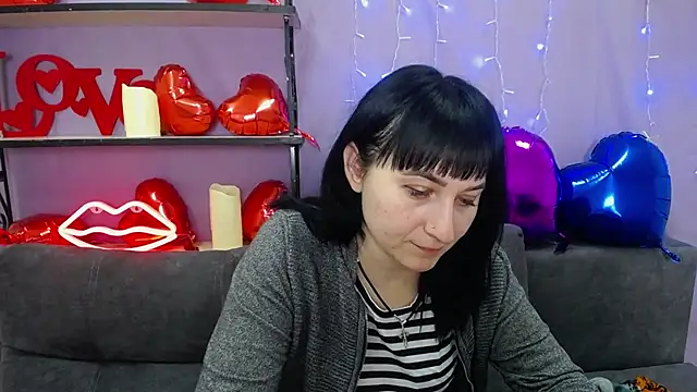 NinaFlawlees online show from 03.02.25