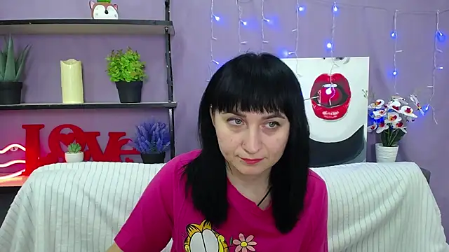 NinaFlawlees online show from 03.15.25