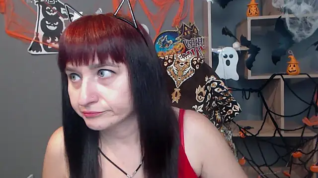 NinaFlawlees online show from 10.30.25