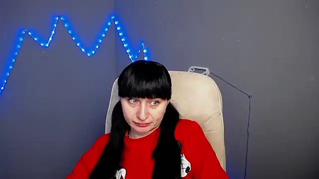 NinaFlawlees online show from 04.20.26