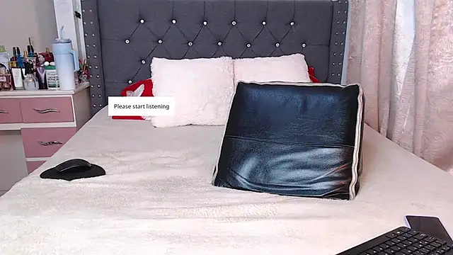 Snapshot of CanndyBrunett chatting on 02.14.26 CanndyBrunett online show from 02.14.26