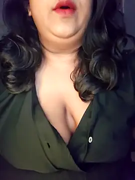 Snapshot of sassy_horny chatting on 02.28.25 sassy horny online show from 02.28.25