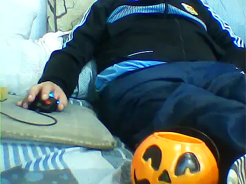 Snapshot of messi_syssy chatting on 10.30.25 messi syssy online show from 10.30.25