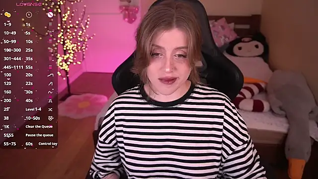 PenellopaRaw online show from 04.01.26