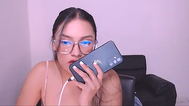 Snapshot of 1eve_rox chatting on 02.02.25 1eve rox online show from 02.02.25