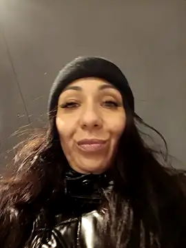 LeticiaWoods online show from 12.21.24