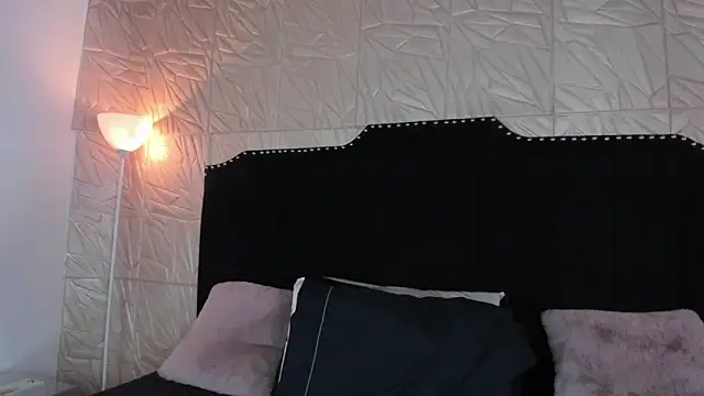 JennyRouse01 online show from 03.21.25