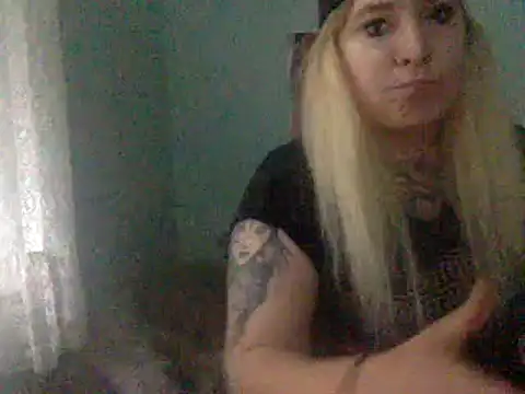 Snapshot of alexabunni chatting on 10.08.25 alexabunni online show from 10.08.25