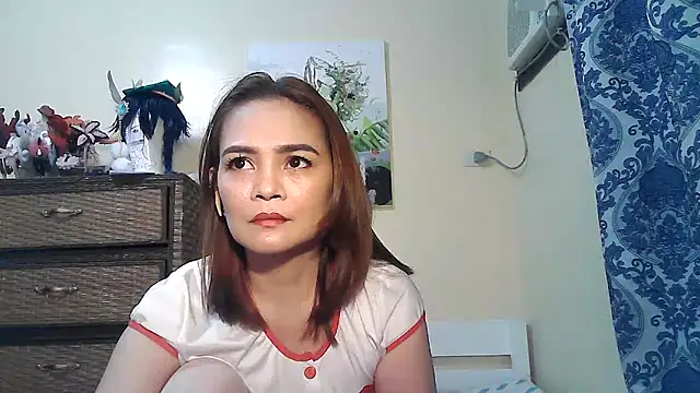 Snapshot of Kisses-13 chatting on 10.01.25 Kisses-13 online show from 10.01.25