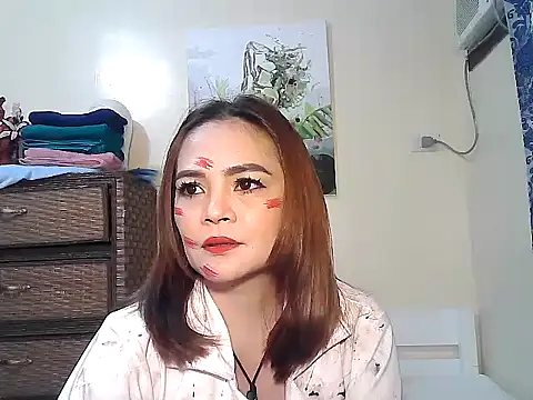 Snapshot of Kisses-13 chatting on 11.01.25 Kisses-13 online show from 11.01.25