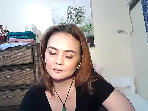 Snapshot of Kisses-13 chatting on 11.02.25 Kisses-13 online show from 11.02.25